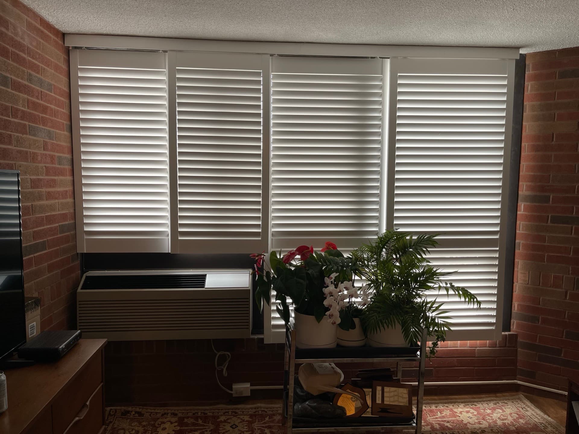 Custom 2.5 inch louver California shutters installed in Toronto home - Canadian Shutters